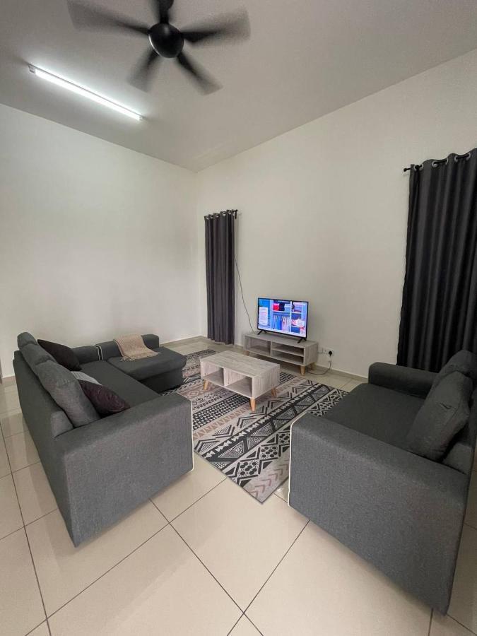 Bungalow Homestay Jasin Perdana Exterior foto